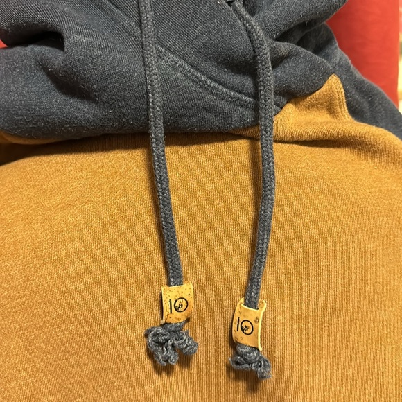 10 Tree hoodie - Picture 2 of 6